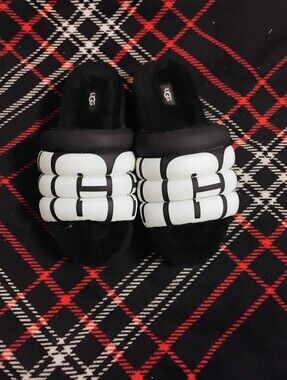 Women's Like New Black And White Thick Soled Ugg Slipper Slides U.S. Size 10